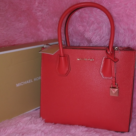 🆕Michael Kors medium tote. - Picture 4 of 13